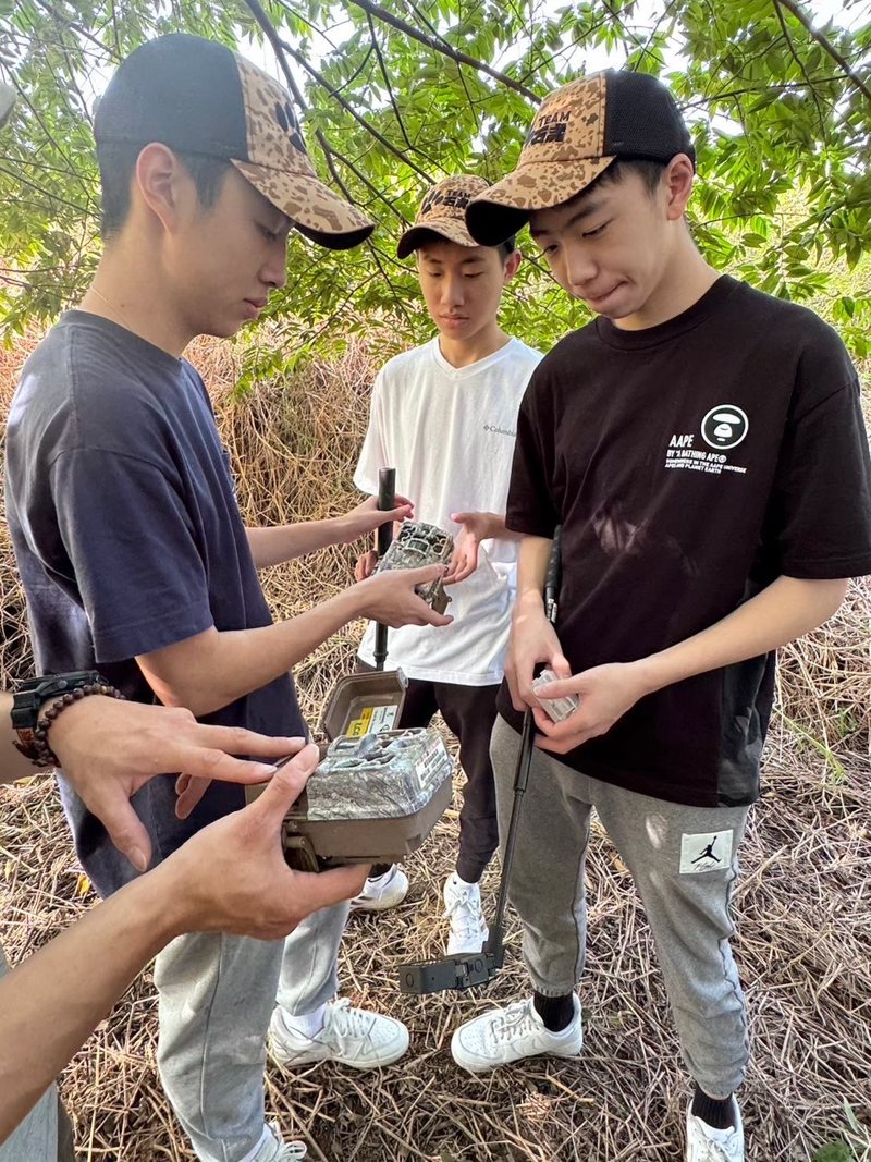 年僅17歲就讀於台北美國學校的Nathan Su，有感於石虎處境堪憂，與四位同學組成「TEAM石虎」積極投入保育工作，展現了年輕世代對生態保護的關注與行動力。