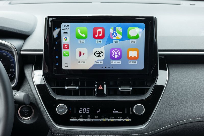 9吋的中控螢幕支援無線Apple CarPlay及Android Auto。 記者陳立凱／攝影