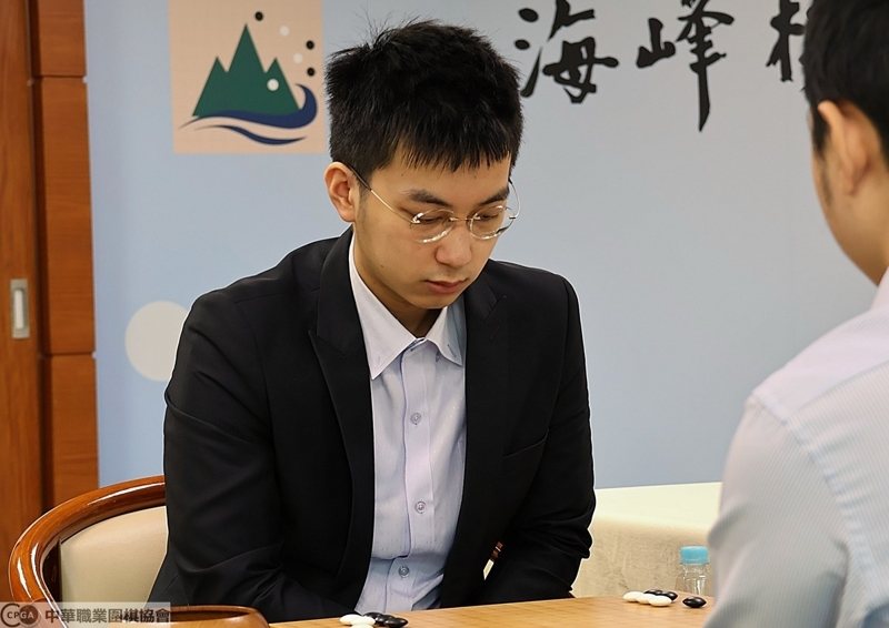 許皓鋐(圖)在快棋爭霸戰3番勝負第3局擊敗徐靖恩，順利摘下冠軍。海峰棋院臉書