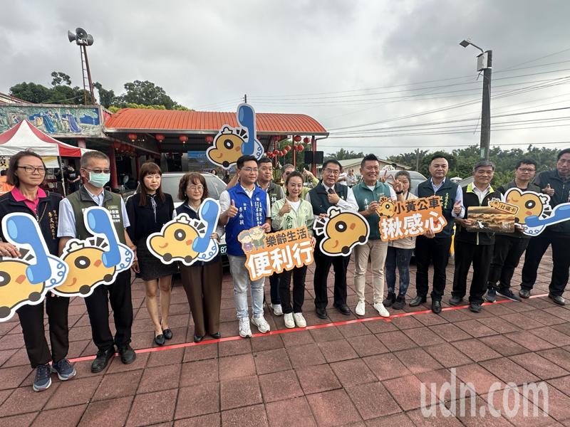 台南新化龍崎山區小黃公車上線，首用純電休旅車載客。記者周宗禎／攝影