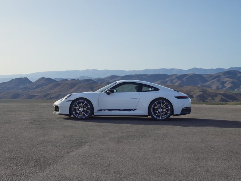 911 Carrera T 配備 前 20 / 後 21 吋 Carrera S 輪圈。 圖／Porsche提供