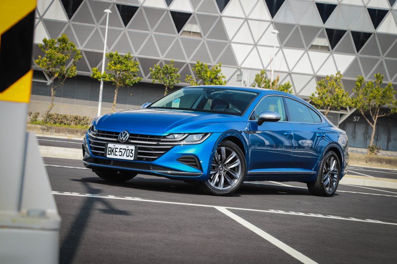 Volkswagen Arteon Fastback。 記者張振群／攝影