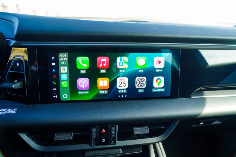 Android Auto或Apple CarPlay導航，可整合至儀錶板以及HUD上。 記者趙駿宏／攝影