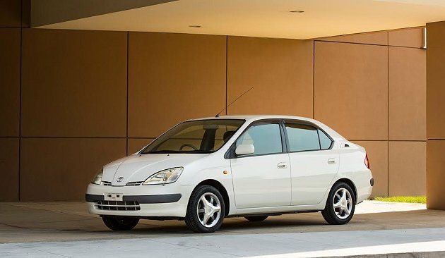 1997年推出的Toyota第一台油電車Prius，開啟品牌的複合動力之路。 Toyota提供