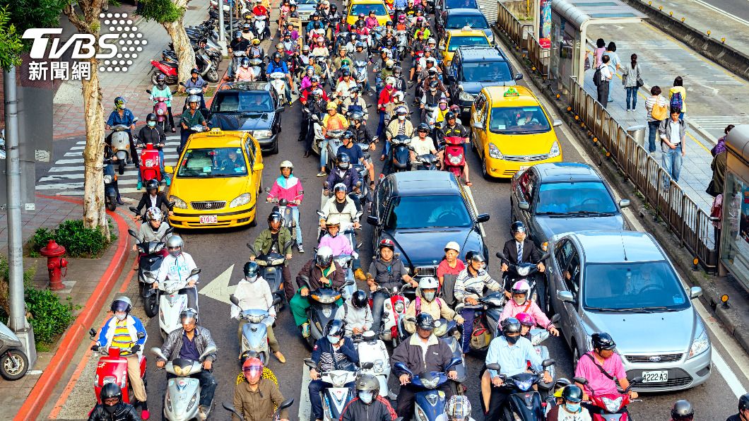 車主「未交1費用」逾期就開罰。（示意圖／shutterstock達志影像）