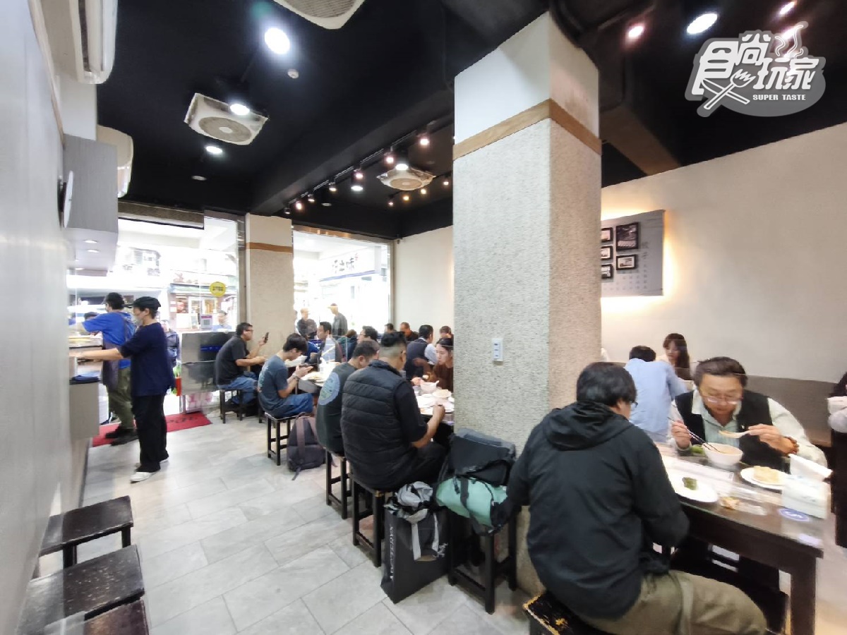 台北人氣最狂水餃店！海味爆棚「干貝水餃」、肥碩韭菜水餃，排到天荒地老也要吃