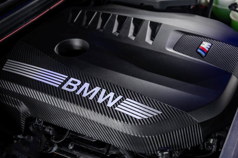 BMW X3 M50 xDrive搭載M TwinPower Turbo汽油直列六缸汽油引擎，搭配48V高效複合動力系統，可爆發出398匹最大馬力，0-100kmh加速僅需4.6秒就可完成。 圖／汎德提供