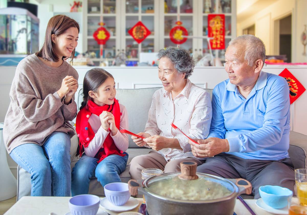 過年洗腦曲「恭喜恭喜恭喜你」，最早不是為慶祝過年！答案就藏在歌詞裡