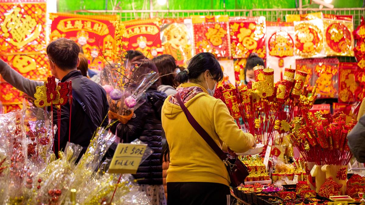 過年洗腦曲「恭喜恭喜恭喜你」，最早不是為慶祝過年！答案就藏在歌詞裡