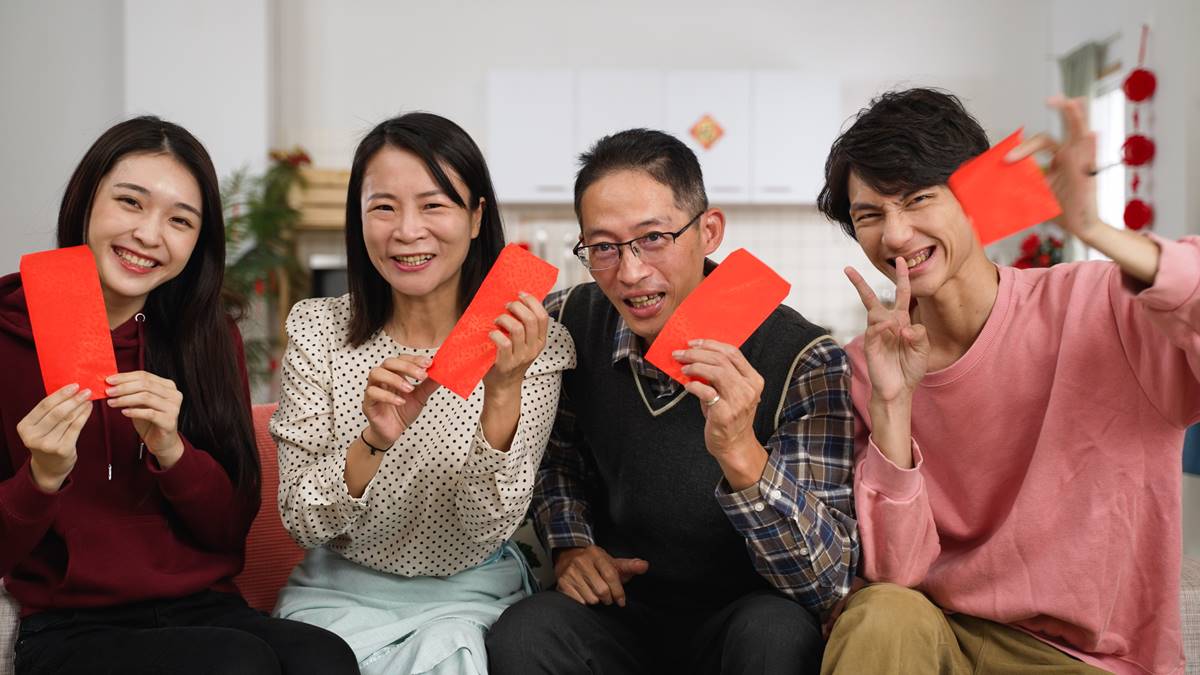 過年洗腦曲「恭喜恭喜恭喜你」，最早不是為慶祝過年！答案就藏在歌詞裡