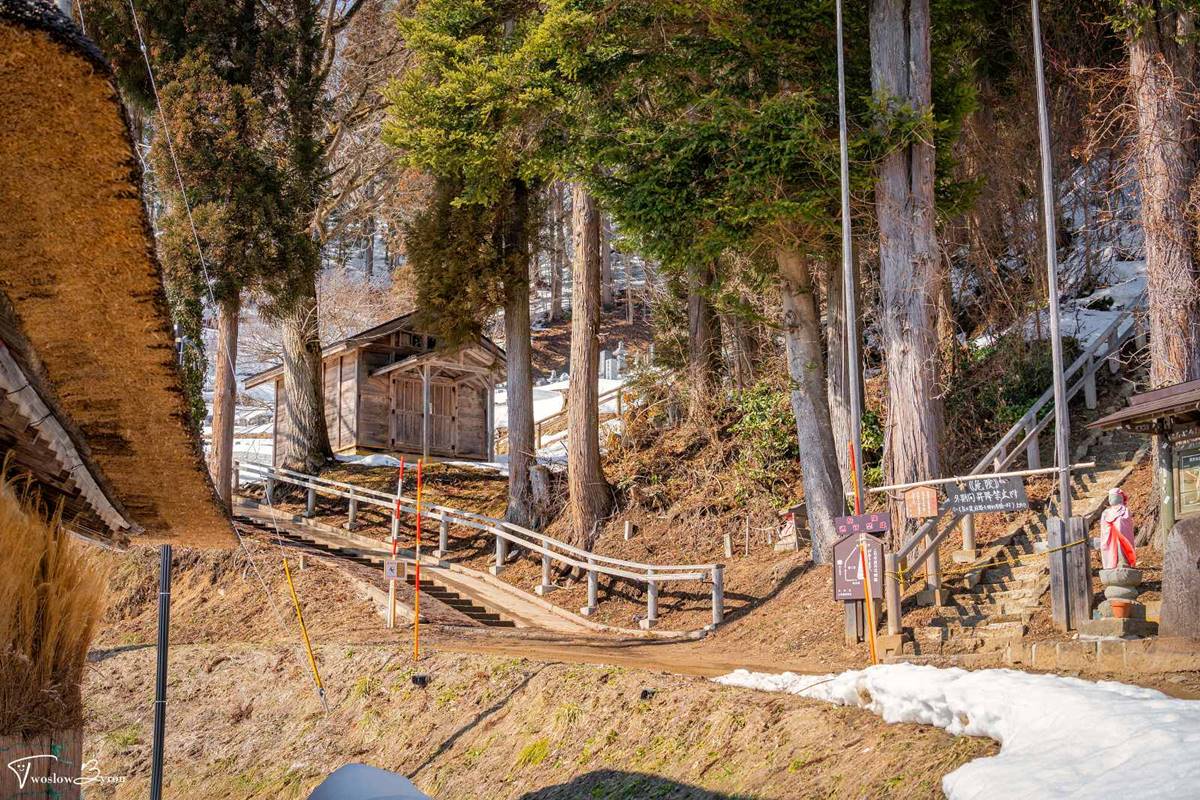 完全不用人擠人！日本「隱藏版合掌村」雪景一樣美，百歲驛站保存更完整