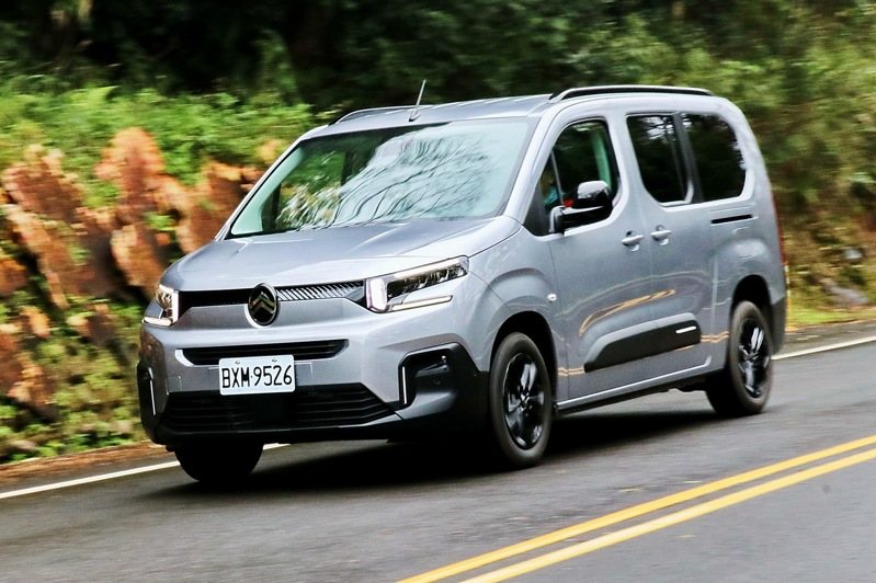 CITROËN Berlingo並不是單純笨重的MPV，而是兼具駕馭樂趣的車款。 記者陳威任／攝影