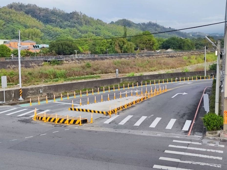 擋視線易釀禍！台中霧峰地標拆了　增設行穿道與行人庇護島