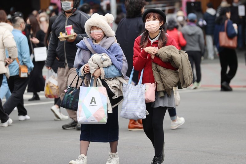 苗慄三灣9.7度今北微涼南微熱 吳德榮：春節迎寒流探5度以下低溫