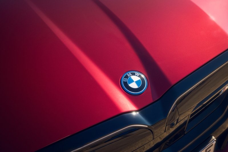 BMW在2024年售出368,523輛純電車，與2023年相比成長11.6%。 摘自BMW