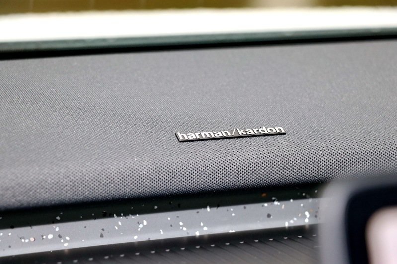 Harman Kardon專屬設計Sound Bar。 記者陳威任／攝影