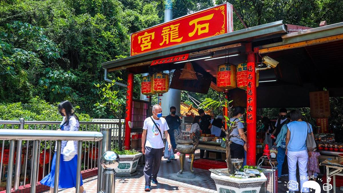 宜蘭也有泡麵土地公！隱藏景點免費吃泡麵、看海景，全台泡麵土地公一次看