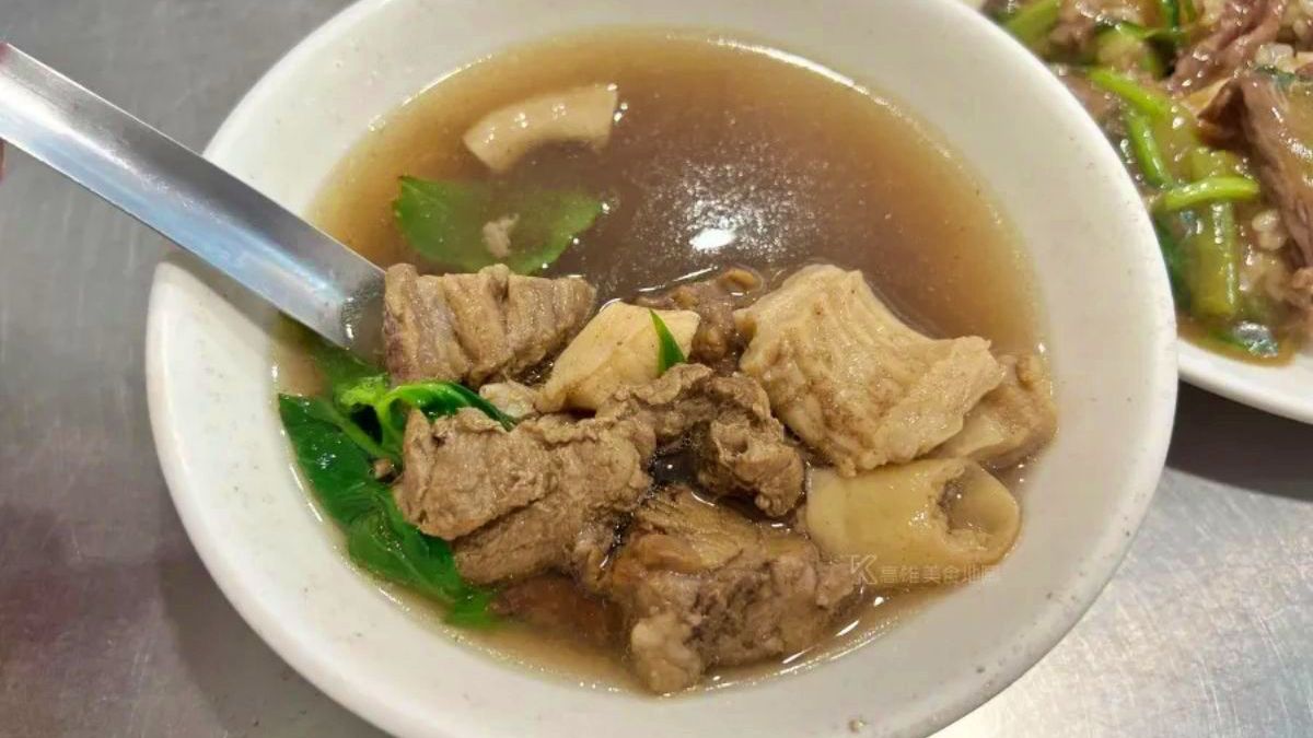 高雄苓雅美食必吃「60元牛肉燴飯」！食尚主持人曾子余推薦「王記潮州牛雜」