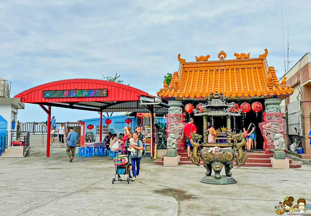 南台灣第一家「泡麵土地公廟」地點曝！拜完免費吃保庇泡麵，邊搭海景好愜意