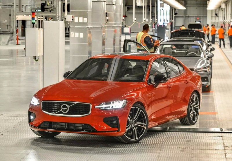 VOLVO S60。 摘自Carscoops.com