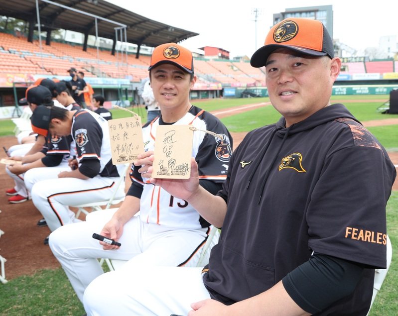 中職／胡金龍引退「金鏞連線」最後一季 陳鏞基先不想未來