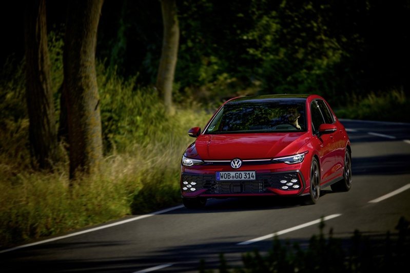 Volkswagen Golf GTI MK8.5。 摘自Volkswagen