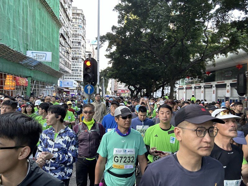 香港渣打馬拉松為香港最多人參與的年度體壇盛事，吸引超過7萬名本地及海外跑手。 香港中通社