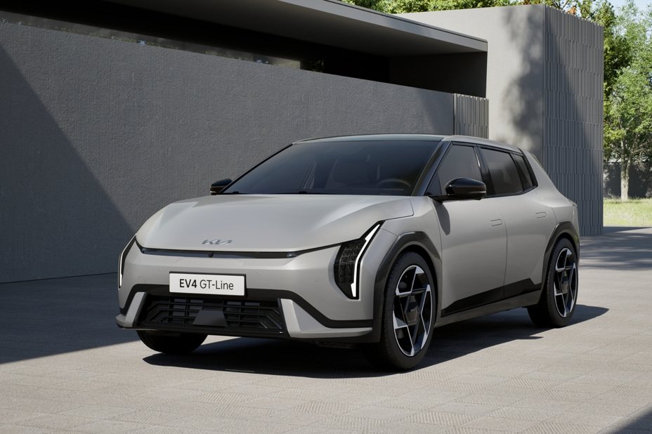 全新Kia EV4外觀首次公開！提供轎車、掀背兩種車型可選