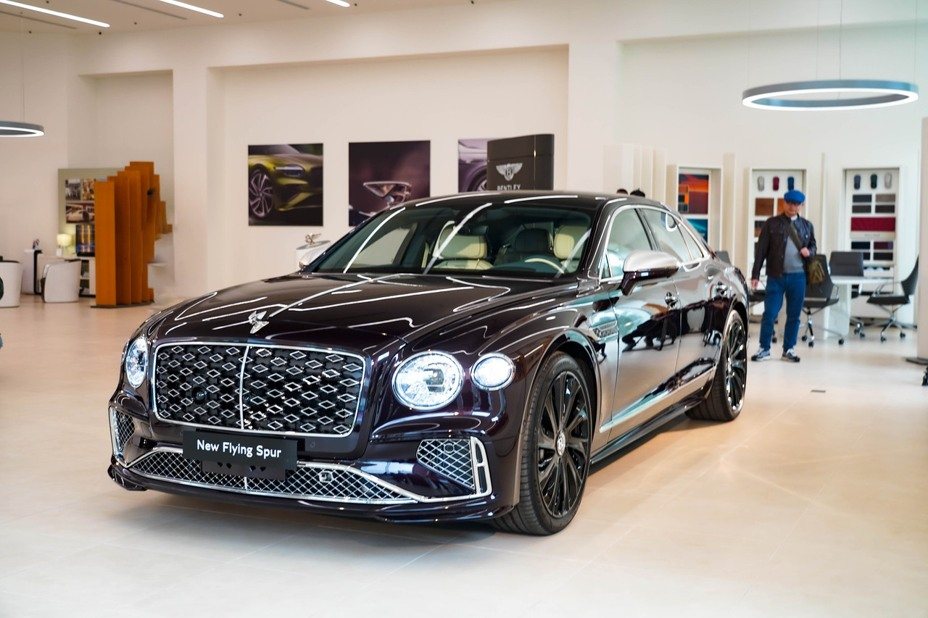 全新Bentley Flying Spur登台 V8 PHEV性能混合動力 售價1780萬元起