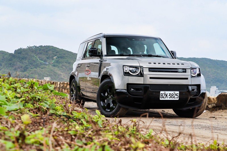 25.5年式JLR Defender 110 D300 X-Dynamic HSE。 記者黃俐嘉／攝影