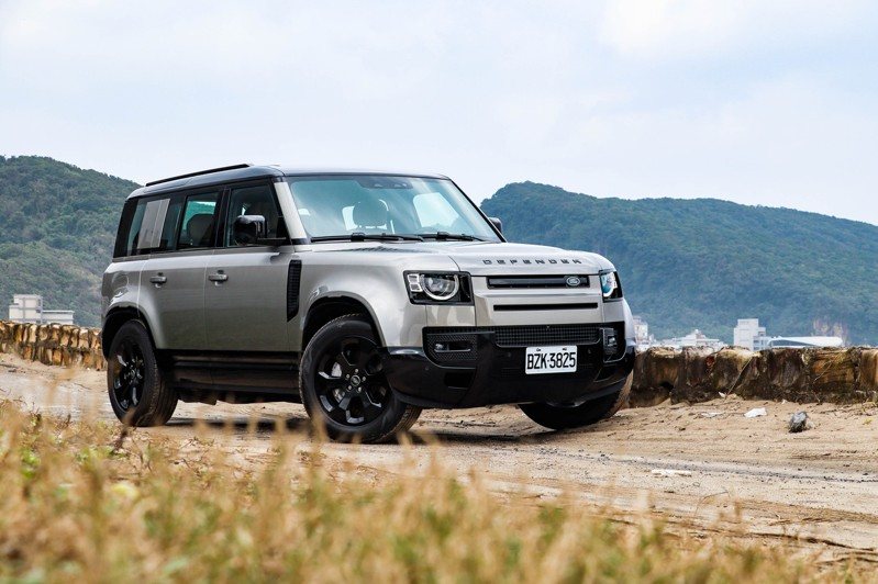 25.5年式JLR Defender 110 D300 X-Dynamic HSE。 記者黃俐嘉／攝影