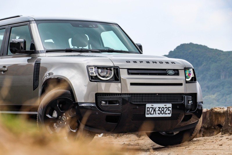 25.5年式JLR Defender 110 D300 X-Dynamic HSE。 記者黃俐嘉／攝影