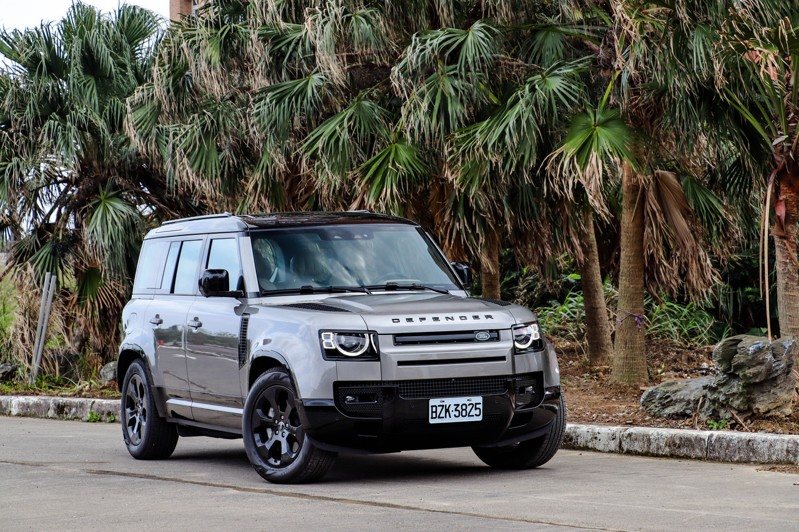 25.5年式JLR Defender 110 D300 X-Dynamic HSE。 記者黃俐嘉／攝影