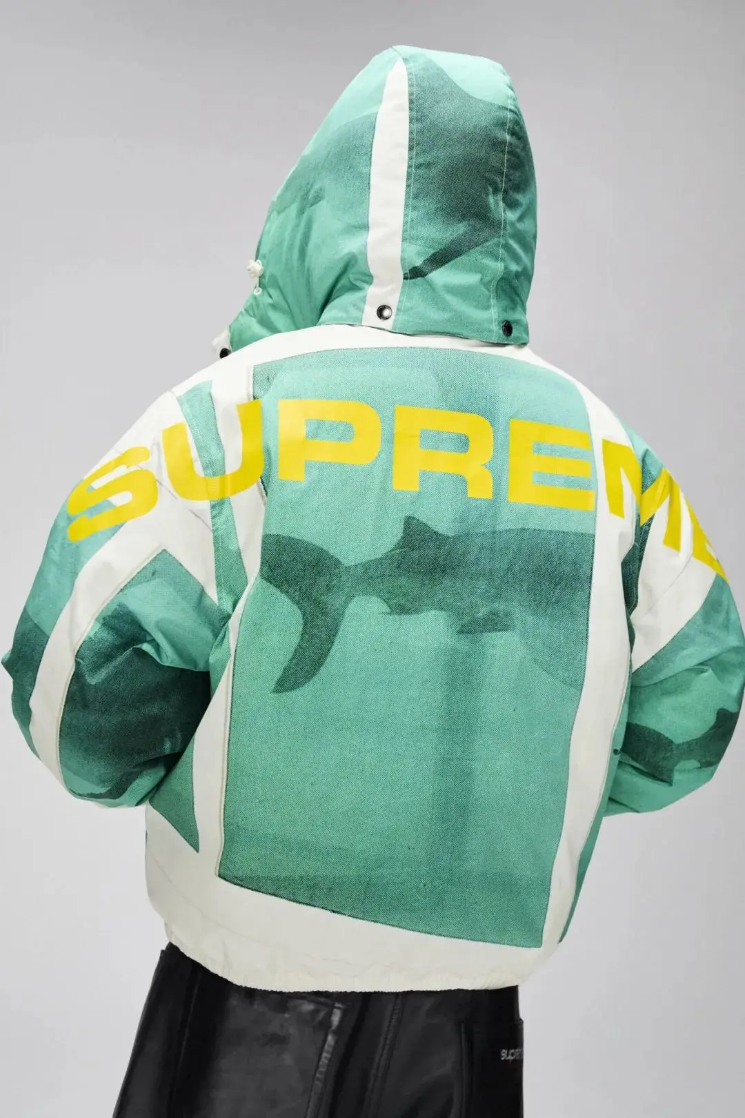 SUPREME 春夏系類型錄 | AMBUSH 全新秋冬系列 | Net-A-Porter 退出中國市場