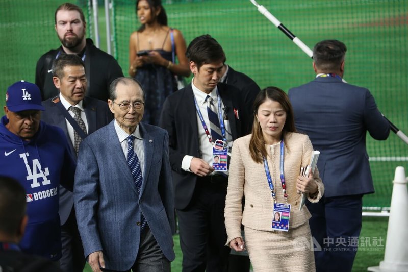 MLB東京開幕戰眾星雲集 王貞治、渡邊謙現身場邊