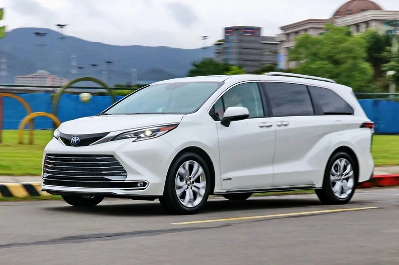 TOYOTA SIENNA。 記者陳威任／攝影