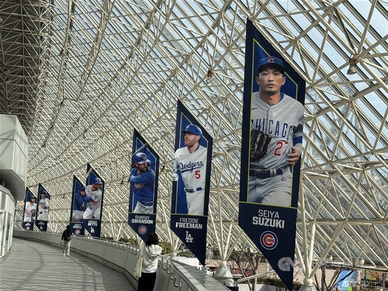 美國職棒MLB東京海外開幕戰明天點燃戰火，道奇與小熊在東京巨蛋兩場賽事的門票，StubHub標明的價格已高達250萬日圓（約新台幣55萬元）。（中央社檔案照片）