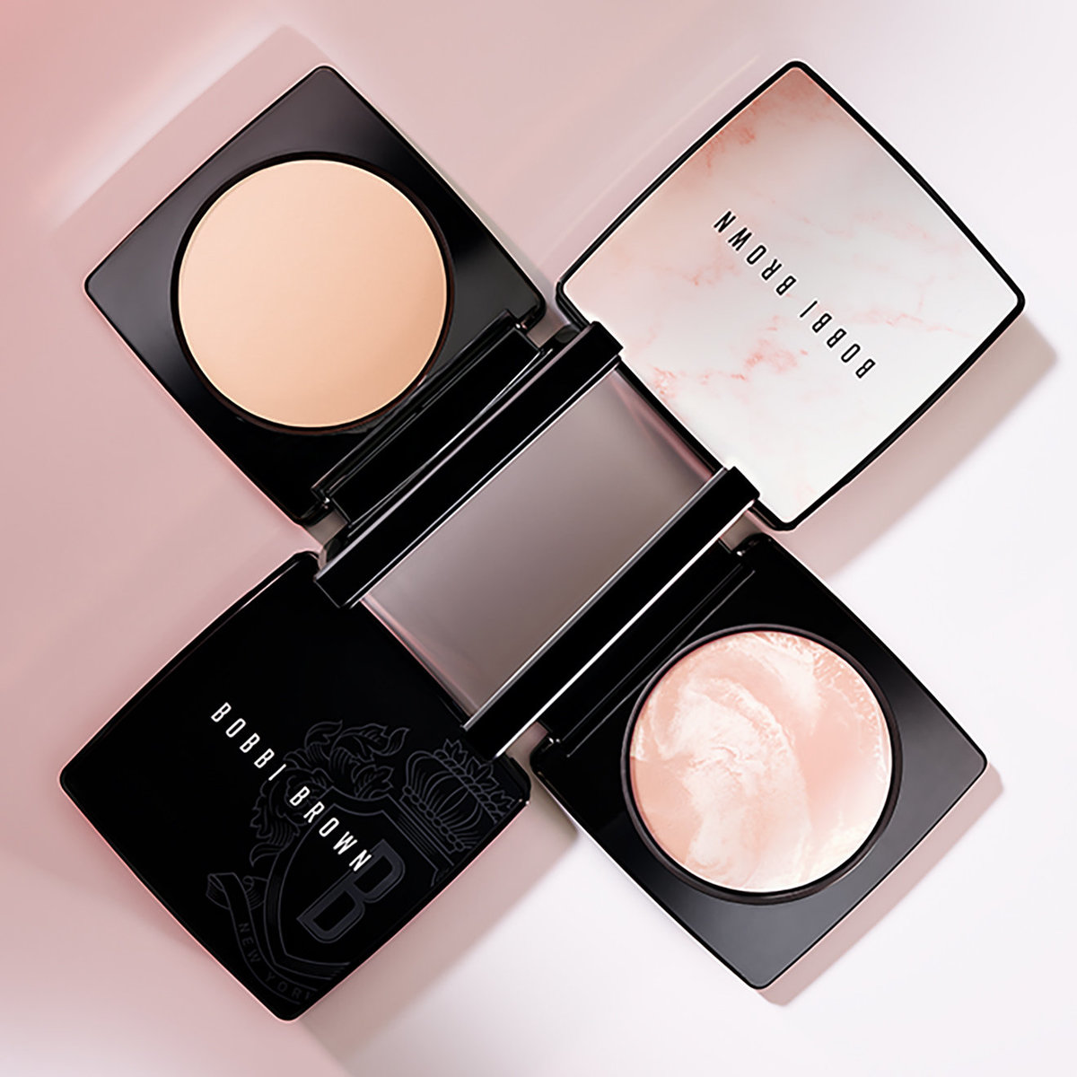 【BOBBI BROWN 芭比波朗】超越定妝！刷出嫩透亮！ 全新上市#大理石粉嫩蜜粉餅 獨特大理石花紋設計一舉攻佔美妝界最美蜜粉餅！ 打造高級光澤感底妝& 12小時控油持妝 /