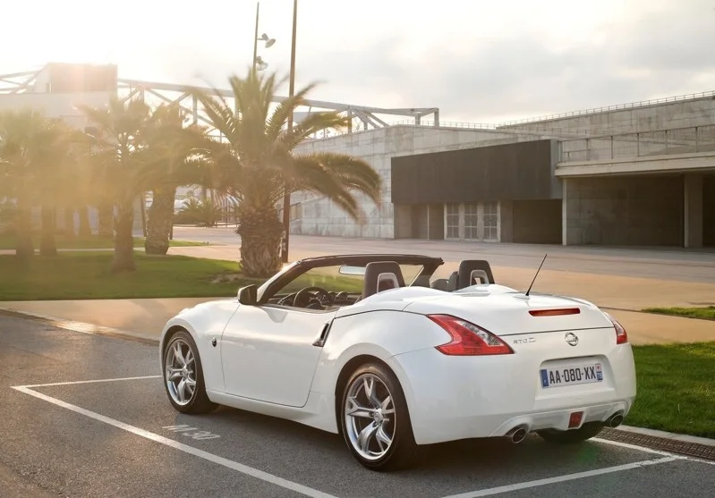 Nissan 370Z Roadster。 圖／Nissan