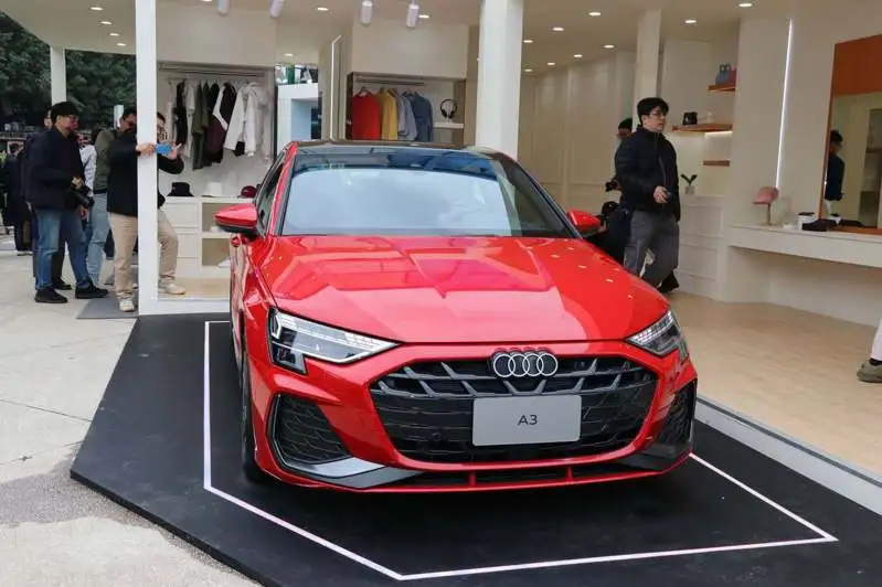 Audi A3 Sportback小改款今日正式上市，以前衛設計、靈活動力科技與先進燈光勾勒豪華掀背新境界，建議售價自139萬元起。 記者陳威任／攝影