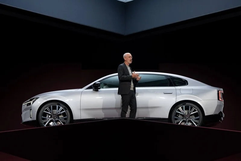 Volvo ES90與品牌執行長Jim Rowan。 摘自Volvo