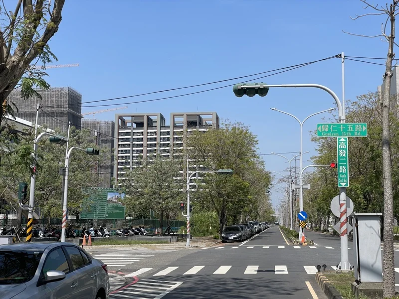 台南市政府公告歸仁沙崙地區5條路將於4月1日起實施路邊停車收費。圖為其中的高發二路、歸仁十五路。記者林伯驊／攝影