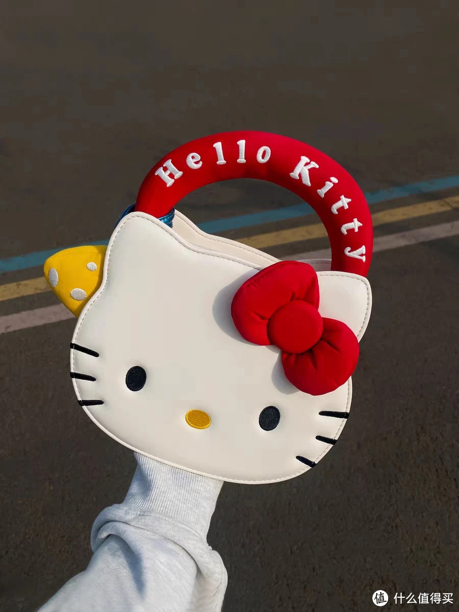 TOUTOUHelloKitty大號鏈條包：時尚與實用並存，手機也能輕松裝！